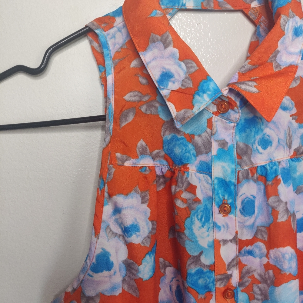 Floral Button up - Picture 2 of 5